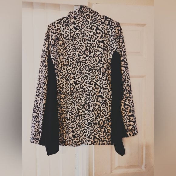Jones New York leopard print Zip-up Sports Jacket 2X. Black accent sides - Picture 6 of 8